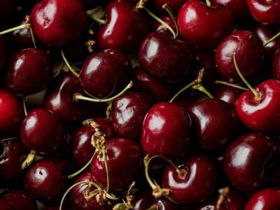 Продавці цього не скажуть: як обрати солодку черешню і не натрапити на зіпсовану
