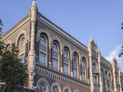 Українцям змінюють правила поповнення через термінали: без цього гроші більше не приймуть