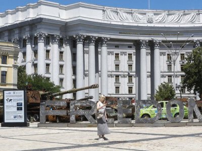 Тимчасові виборчі дільниці за кордоном: МЗС обговорило це питання вже з близько 20 країнами