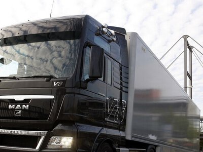 В Україні обмежують рух фур і вантажівок: кого та коли зупинятимуть