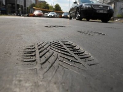 В Україні через спеку обмежують рух вантажівок