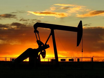 Ціни на нафту на найнижчому рівні після початку війни США з Іраном