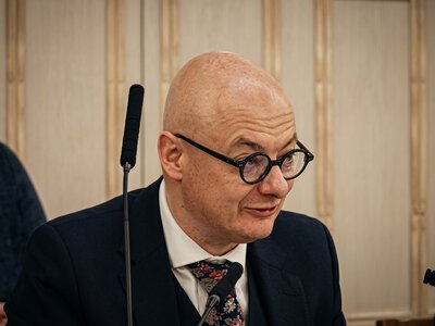 Віцемаршалок Сенату Польщі повертає Україні державні нагороди