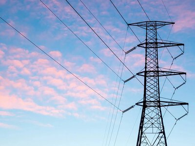 Споживання електрики в Україні продовжує зростати, є нові знеструмлення