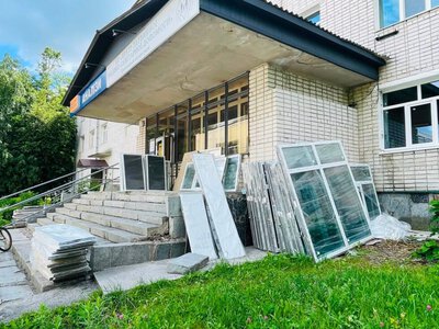 У будівлі КП «Центр первинної медико-санітарної допомоги» розпочато заміну вікон