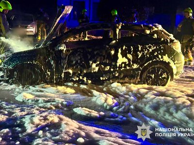 У Миколаєві затримано двох підозрюваних в підпалі автівки військовослужбовця