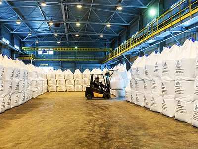 Азотні добрива дешевшають майже вдвічі: чи подешевшає агровиробництво