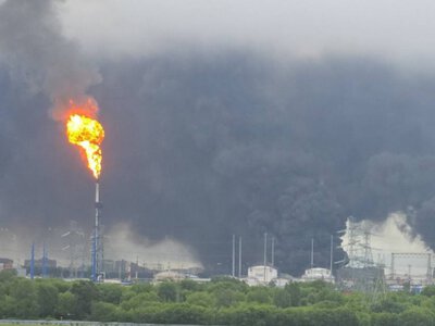 СБУ ударами по нафтобазах скоротила виробництво бензину в рф на 25% — Reuters