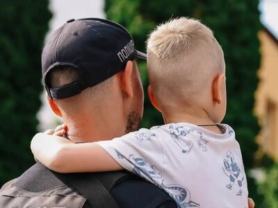 Батько відволікся на секунду: патрульні розшукали 5-річного хлопчика, який зник на Рівненщині