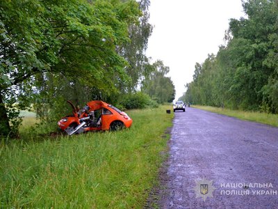 У Ковельському районі внаслідок ДТП загинула водійка легковика