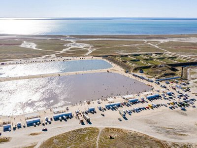 Українське Мертве море: де на Дніпропетровщині ховається цілюще озеро та що лікують його грязі