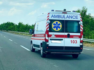 Смертельний приліт по пляжу в Одесі: хто відповідає і що не сходиться у версії про швидку