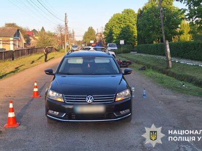 У Реваківцях пʼяний мотоцикліст врізався в авто, його пасажирка зазнала травм