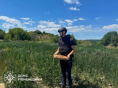 Піротехніки знищили три артснаряди часів минулих війн на Рівненщині