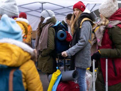 Рятуючись від війни та переслідувань: дві історії про переміщення та життя спочатку