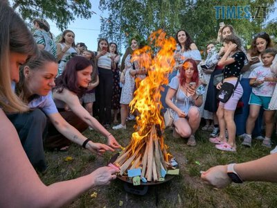 Вінки, річка і теплий вечір: у Житомирі відбулися Купальські вечорниці (ФОТО) | Times ZT