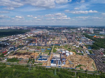 Московський НПЗ пошкоджений після атак дронів: він не працюватиме багато місяців