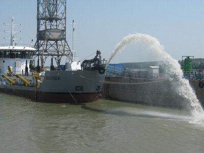 У порту Ізмаїла розпочали днопоглиблення біля причалів