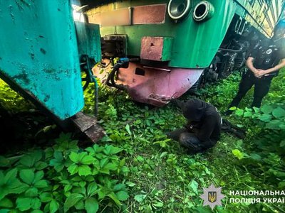 У Рівному чоловіки вкрали на залізниці понад 20 мідних кабелів