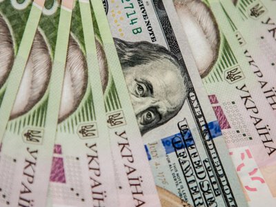 Долар і євро дешевшають: НБУ оприлюднив курс валют на 25 червня