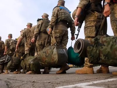 В армії — нові правила: кому платитимуть більше й скоротять службу 