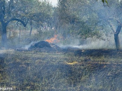 62-річний закарпатець отримав опіки, спалюючи сміття біля будинку (ФОТО)