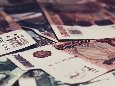Обвал Мосбіржі: удари по НПЗ та падіння нафти посилили тиск на економіку РФ