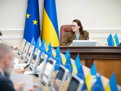 Уряд спрямував понад 6 млрд гривень на підвищені зарплати вчителям і соцпрацівникам