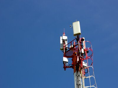 Мобільні оператори переписали тарифи: хто ще тримає зв’язок дешевше 200 грн
