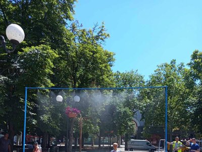 У Миколаєві встановили водяні арки – для охолодження перехожих (ФОТО)