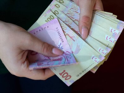  Деяким жінкам додадуть до пенсії близько 900 гривень: кому надійдуть гроші у липні 