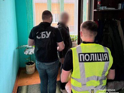 На Прикарпатті екскерівник військового лісгоспу продавав деревину за безцінь