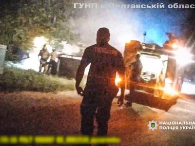 У Великій Багачці поліцейські врятували жінку з пожежі