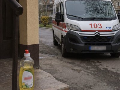 Кілька ковтків — і рахунок пішов на хвилини: в Ужгороді 2-річну дитину терміново госпіталізували після небезпечного випадку