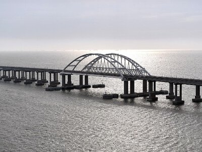 росіяни тікають: біля Керченського мосту утворилися кілометрові затори