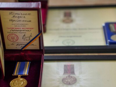 На Вінниччині родинам полеглих Захисників вручили державні нагороди