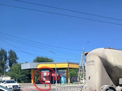 Через ДТП біля повороту на Калинівський ринок у Чернівцях ускладнений рух транспорту