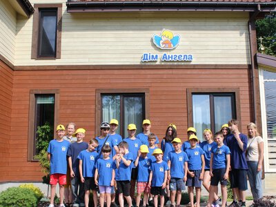 «Вони приїжджають до нас, як додому»: як на Прикарпатті створили унікальне Дитяче містечко, де лікують любов’ю