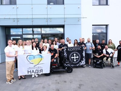  Християнський корпус, БФ молодіжної ініціативи «Надія» та Валерій Дубіль відвідали лікарню Мечникова та Superhumans у Дніпрі 