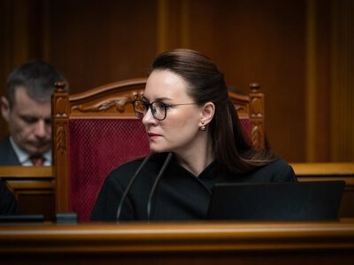 Мінімум 30 тисяч у тилу та до 300 тисяч на передовій: Україна збільшує виплати військовим