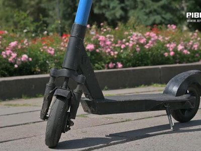 За кермо мотоцикла та скутера в 15: що думають про підлітків на дорогах рівняни (ВІДЕО)