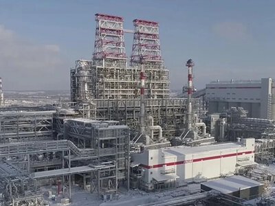 У Росії зупинився один з найбільших НПЗ після удару дронів