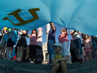 Свято 26 червня: В Україні відзначають День прапора кримських татар