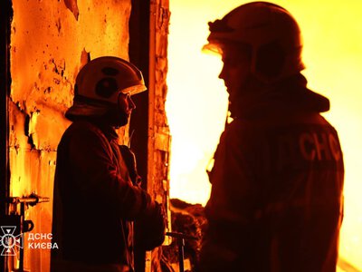 Понад 100 рятувальників гасили пожежу після російської атаки на Київ