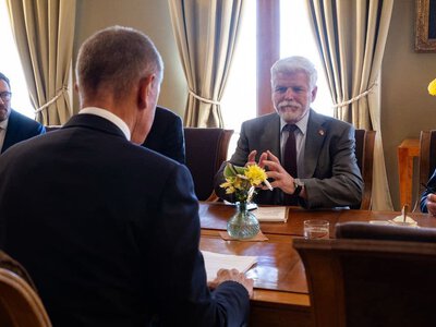 Уряд Чехії оголосив про конфлікт з президентом: які загрози це несе для країни?