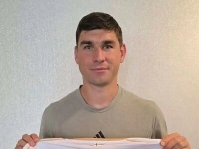 Усмішка до вух. Дружина Маліновського показала Руслана з сином на відпочинку