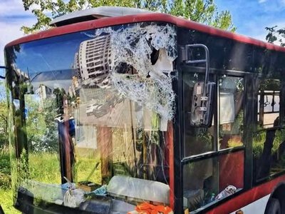 Автобус «Богдан» злетів у кювет через пішохода: франківська поліція розшукує винуватця ДТП на Пасічнянському мості
