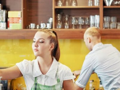 Робота на літо: найпопулярніші вакансії для молоді та скільки платять