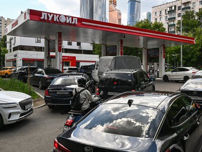 У росії запевняють, що мають достатньо палива. Обмеження на заправках продовжуються