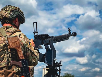 На Сумщині прикордонники влаштували російському «безпілотному авіапараду» дострокове приземлення